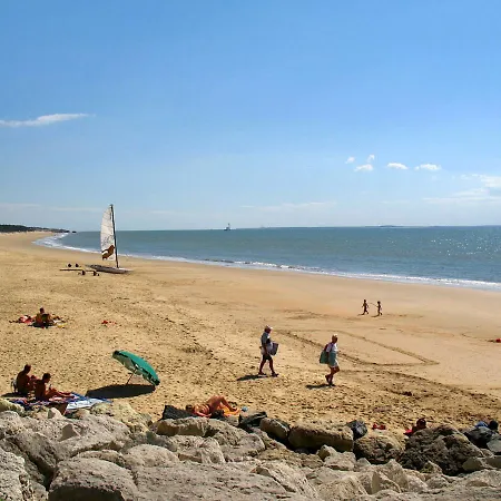 Camping L'estanquet 410s * Les Mathes